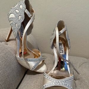 Badgley Mischka Heels Rhinestone Wedding Ivory Satin